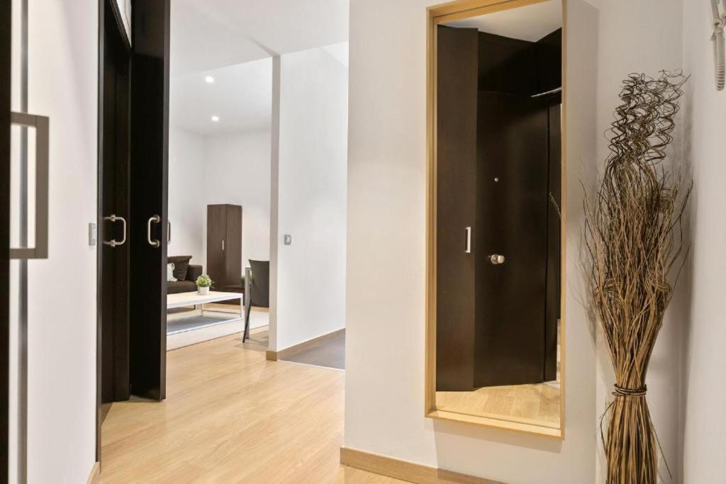Fisa Rentals Gran Via Apartments Barcelona Exterior foto