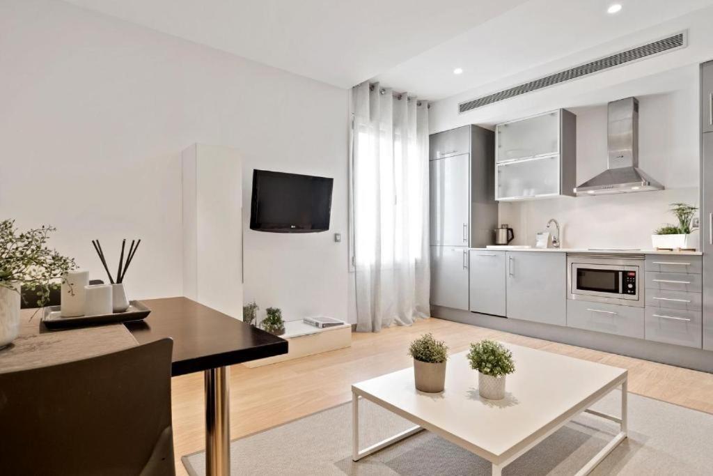Fisa Rentals Gran Via Apartments Barcelona Exterior foto